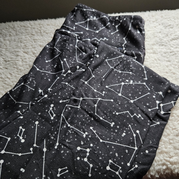 New LuLaRoe Constellation Leggings - Picture 2 of 4